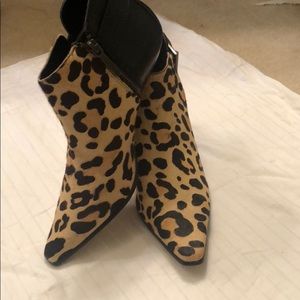 Donald J Pliner Shoe Bootie size 8